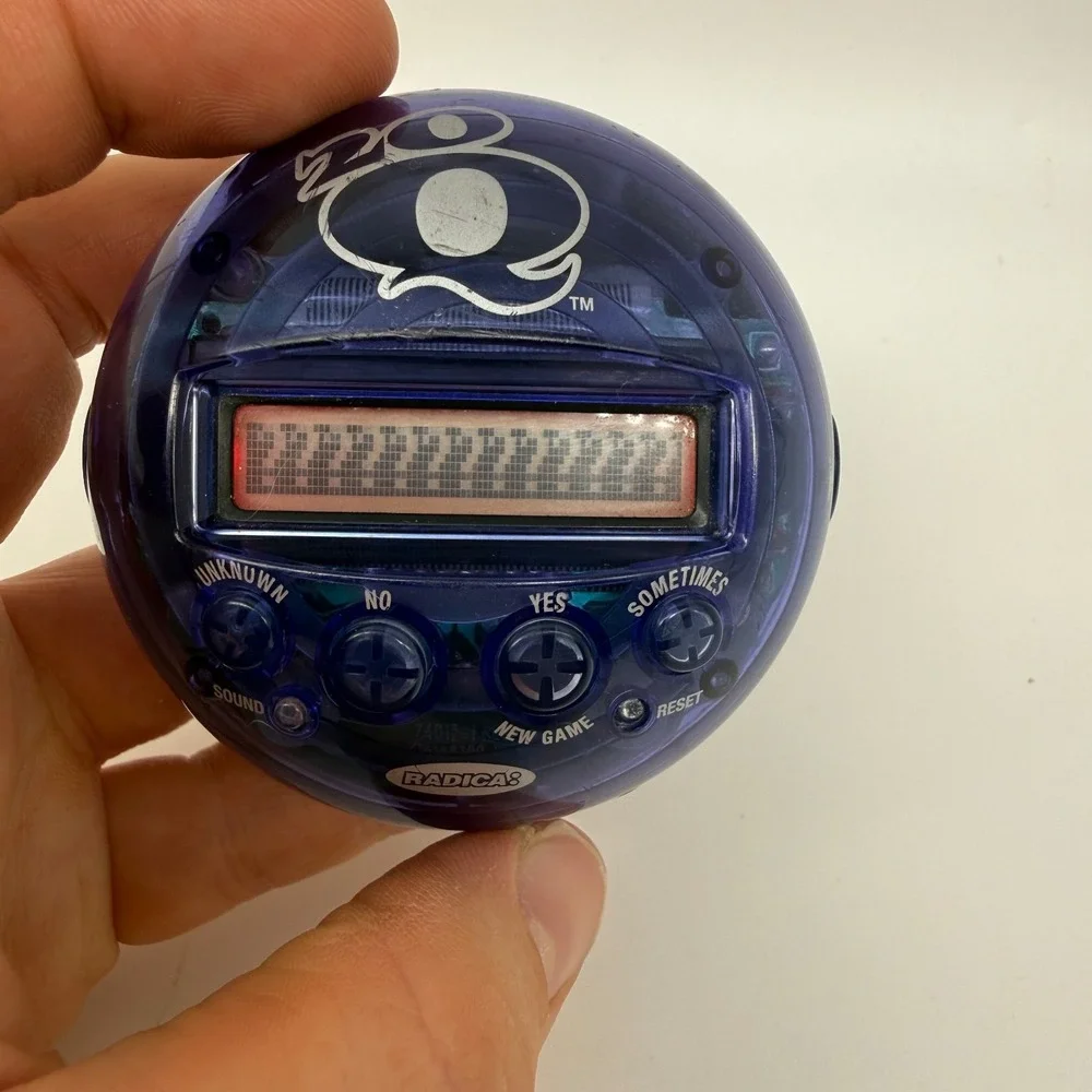 Radica‎ 20Q 20 Questions Electronic Handheld Game 2005 Tested Works